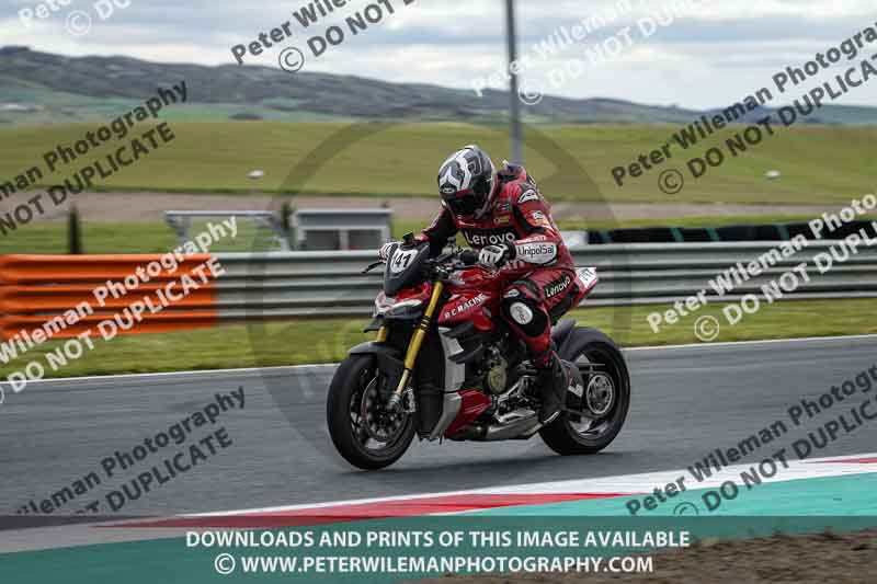 cadwell no limits trackday;cadwell park;cadwell park photographs;cadwell trackday photographs;enduro digital images;event digital images;eventdigitalimages;navarra;no limits trackdays;peter wileman photography;racing digital images;trackday digital images;trackday photos